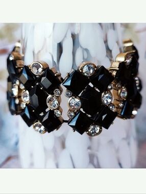J. Crew Signed Stretch Statement Bracelet Jet Black Acrylic Stones Brass Tone